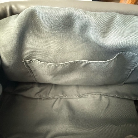 🖤 Badgley Mischka Gray Slouchy Shoulder Bag Soft Faux Leather Chain Strap NWT - Picture 3 of 13